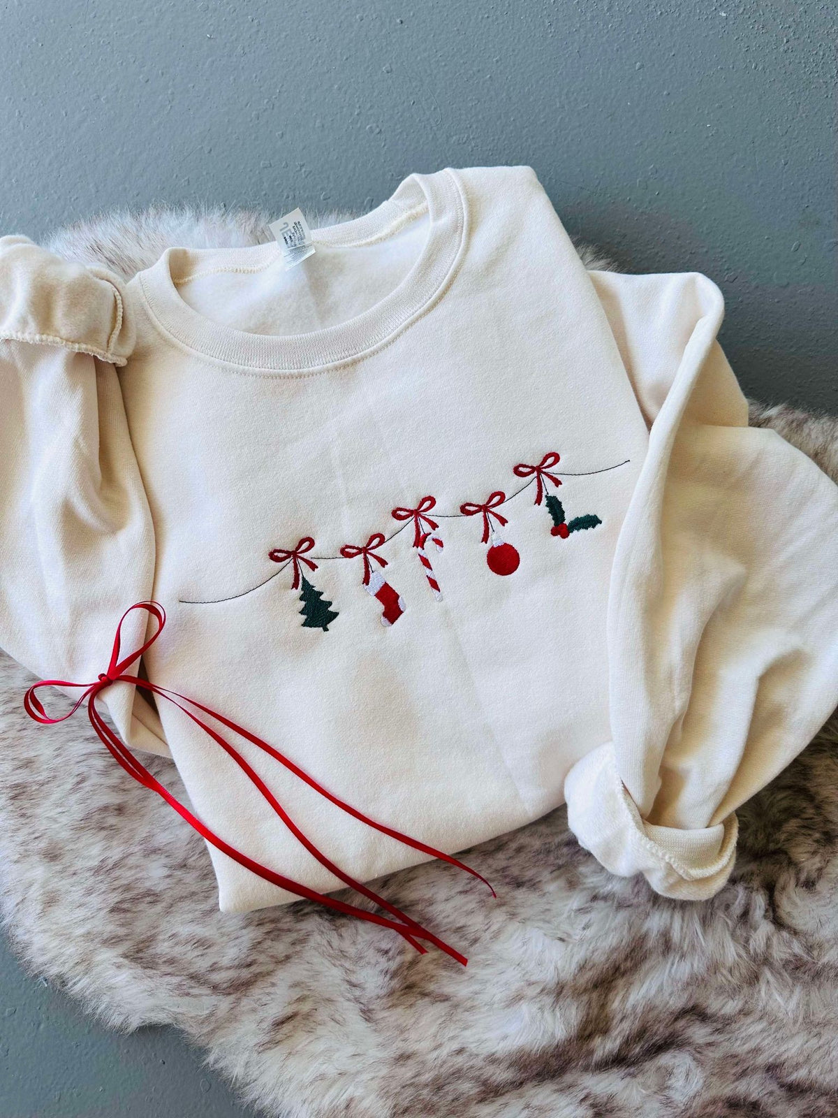 Christmas Garland Embroidered Crewneck